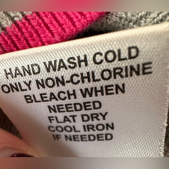 Elle women’s sweater - grey with rose embellishment - XL - GUC - Picture 6 of 6